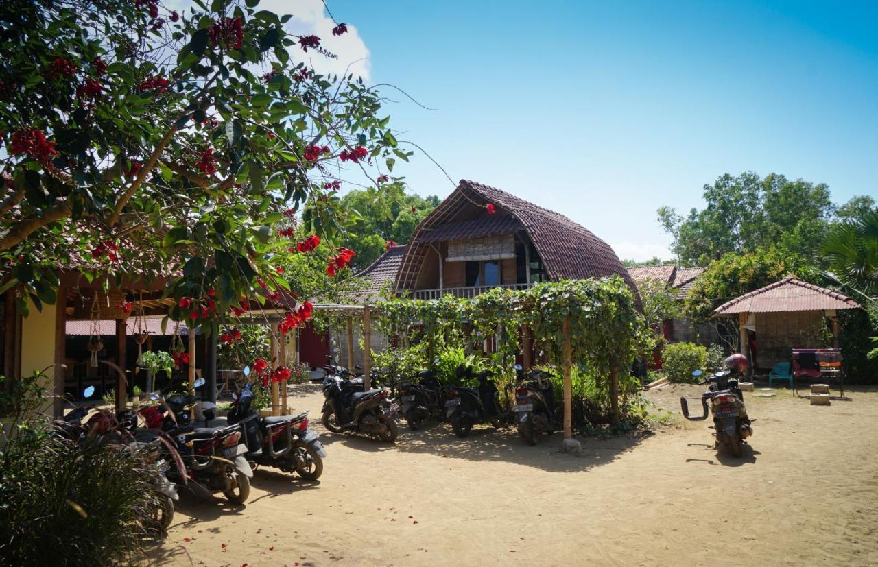 Harry'S Ocean House Pacitan Appartement Buitenkant foto